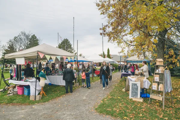 Outdoor market in the fall